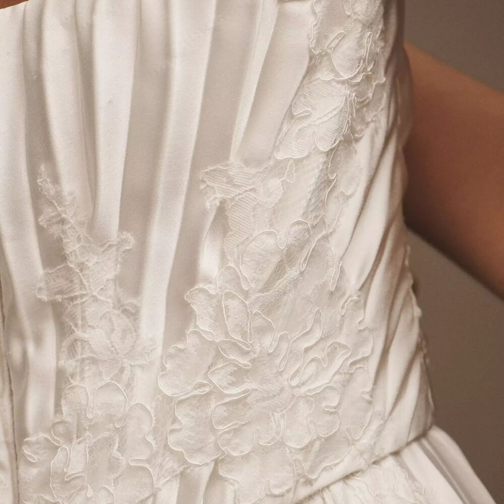 Watters Loen Plissé Charmeuse Satin A-Line Wedding Gown Size 4 - Picture 2 of 5